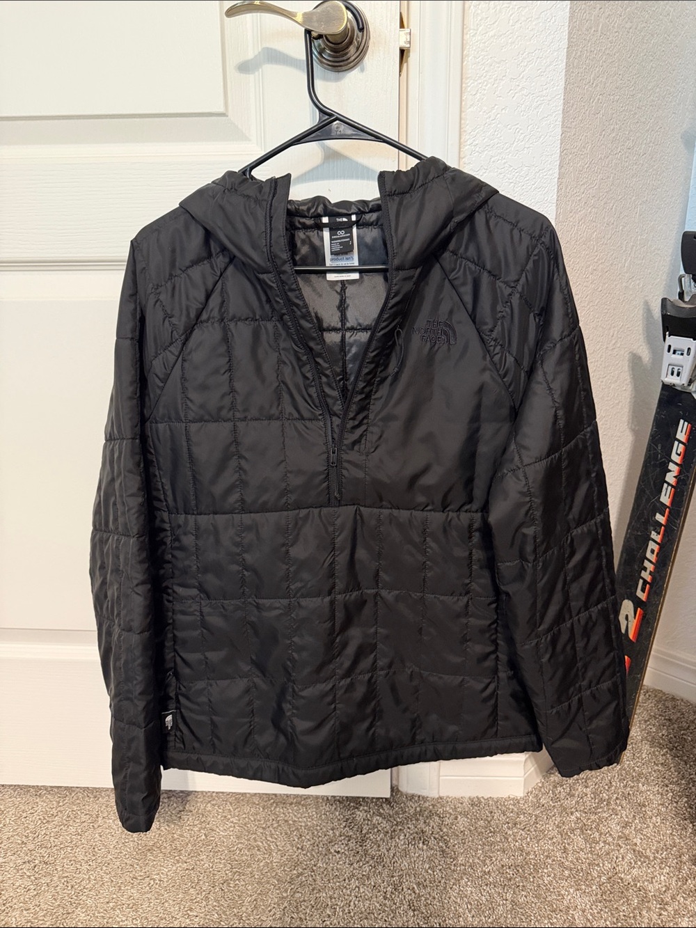 North Face Circaloft ¼-Zip Hooded Pullover/Jacket.